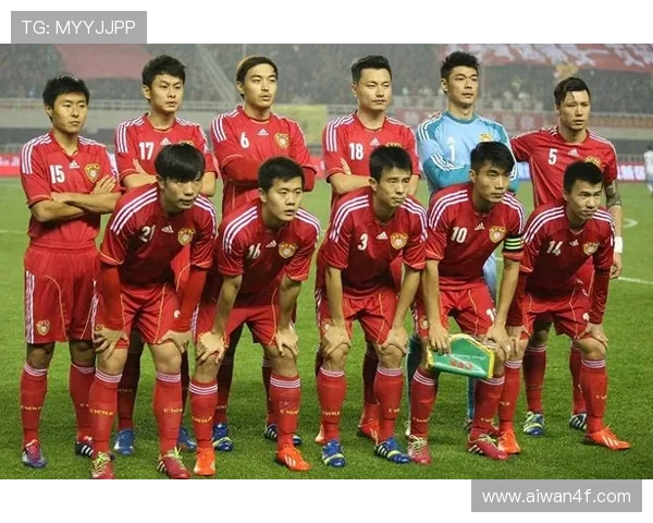 中国足球队备战世界杯预选赛新策略发布 主帅透露阵容调整与战术变化 中国足球队备战世界杯预选赛新策略发布 主帅透露阵容调整与战术变化