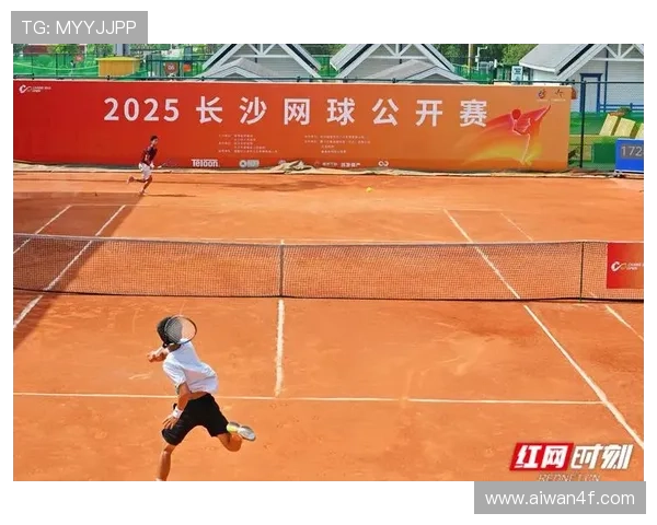 2025年网球赛季揭幕战精彩纷呈 新星崛起与老将对决引热议