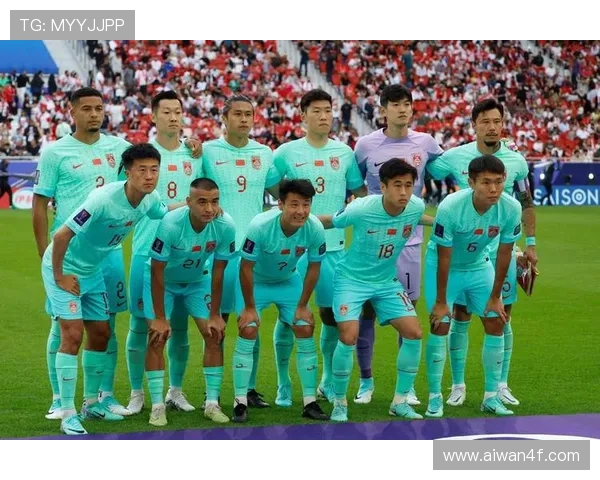 中国男足迎战日本队备战亚洲杯 新阵容亮相备受关注