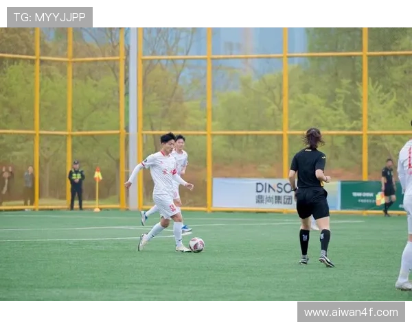 中国足球超级联赛新赛季开幕在即 各队备战态势各异精彩纷呈 中国足球超级联赛新赛季开幕在即 各队备战态势各异精彩纷呈